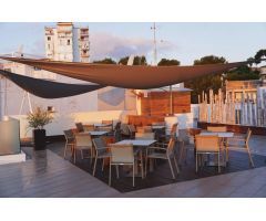 PRECIOSO PISO REFORMADO CON VISTAS AL MAR Y PISCINA COMUNITARIA