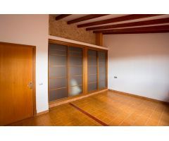 ENCANTADORA CASA DE PUEBLO EN CALVIA CENTRO CON VISTAS DESPEJADAS