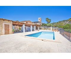 AUTÉNTICA Y TRADICIONAL CASA FAMILIAR MALLORQUINA REFORMADA EN EL PINTORESCO PUEBLO DE CALVIA