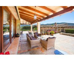 AUTÉNTICA Y TRADICIONAL CASA FAMILIAR MALLORQUINA REFORMADA EN EL PINTORESCO PUEBLO DE CALVIA