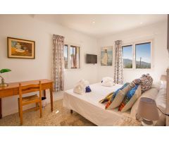 FANTÁSTICA Y ACOGEDORA CASA DE PUEBLO INDEPENDIENTE COMPLETAMENTE REFORMADA CON JACUZZI Y PISCINA