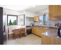 FANTÁSTICA Y ACOGEDORA CASA DE PUEBLO INDEPENDIENTE COMPLETAMENTE REFORMADA CON JACUZZI Y PISCINA