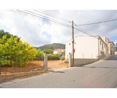 CASA DE PUEBLO MALLORQUINA MÁS SOLAR URBANO EN EL CENTRO DE ES CAPDELLA
