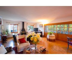 VILLA FAMILIAR EN SANTA PONSA CON VISTAS AL MAR CON ENORME POTENCIAL DE RENOVACION