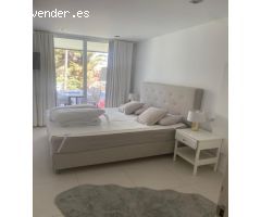APARTAMENTO CON VISTAS LATERALES AL MAR EN PUERTO PORTALS