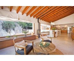 ENCANTADORA FINCA RÚSTICA COMPLETAMENTE RENOVADA EN LAS AFUERAS DE CALVIA PUEBLO