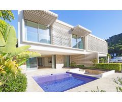 ESPECTACULAR VILLA DE LUJO CON VISTAS AL MAR EN EXCLUSIVA COMUNIDAD DE CALA LLAMP