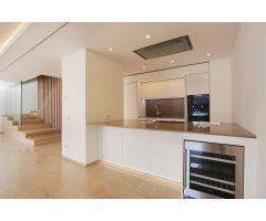 ESPECTACULAR VILLA DE LUJO CON VISTAS AL MAR EN EXCLUSIVA COMUNIDAD DE CALA LLAMP