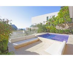 ESPECTACULAR VILLA DE LUJO CON VISTAS AL MAR EN EXCLUSIVA COMUNIDAD DE CALA LLAMP