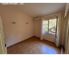 FANTÁSTICO CHALET CON GRAN POTENCIAL EN COSTA DE LA CALMA