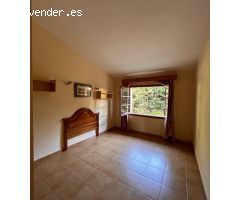 FANTÁSTICO CHALET CON GRAN POTENCIAL EN COSTA DE LA CALMA