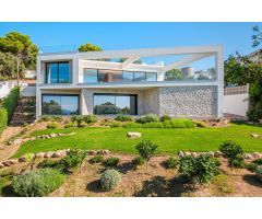 ESPECTACULAR VILLA MODERNA CON VISTAS AL MAR EN COSTA DEN BLANES