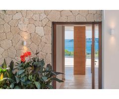 ESPECTACULAR VILLA MODERNA CON VISTAS AL MAR EN COSTA DEN BLANES