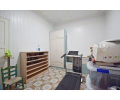 Magnifica casa de dos plantas en ubicacion privilegiada en Puerto Real con entrada independiente a l