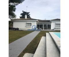 Exclusiva vivienda con piscina en Vistahermosa – Disponible en agosto