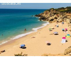 MAGNIFICO CHALET, EN ZONA RESIDENCIAL CON BAJADA A LA PLAYA.