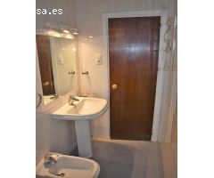 AMPLISIMA VIVIENDA EN AVENIDA CADIZ.