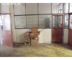 AMPLIO LOCAL, CON ESCAPARATE