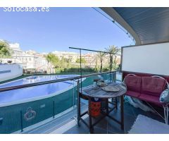 Apartamento 2 dormitorios, parking y piscina junto a todo tipo de servicios en Calpe (Alicante)
