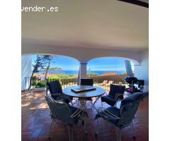 Chalet reformado con vistas al mar
