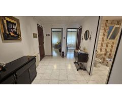 Vivienda tipo dúplex con 2 pisos independientes.