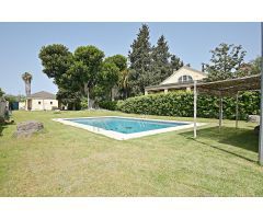 IDEAL ADOSADO EN ZONA CHAPIN CON AMPLIO PATIO Y BUHARDILLA