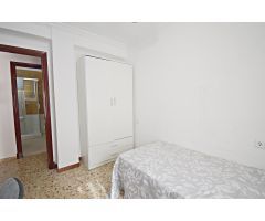 ¡ATENCIÓN INVERSORES! PISO DE 3 DORMITORIOS AMUEBLADO JUNTO A LA UNIVERSIDAD.