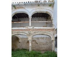 AMPLIA CASA PALACIO A REHABILITAR EN EL CENTRO DE JEREZ