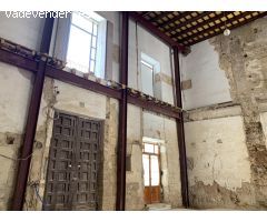 AMPLIA CASA PALACIO A REHABILITAR EN EL CENTRO DE JEREZ