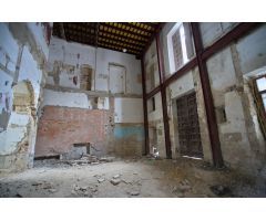 AMPLIA CASA PALACIO A REHABILITAR EN EL CENTRO DE JEREZ