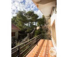 Chalet unifamiliar en Naquera con piscina y jardin y  vistas privilegiadas en Urbanización.
