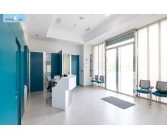 LOCAL COMERCIAL JUNTO AL CAMPUS DE LA SALUD
