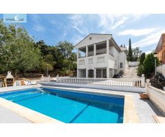 Espectacular chalet en Monachil con piscina y vistas a la ciudad