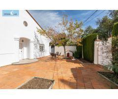 Espectacular chalet en Monachil con piscina y vistas a la ciudad