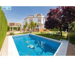 ¡GRAN CHALET EN GOJAR EN URBANIZACION LOS CEREZOS!