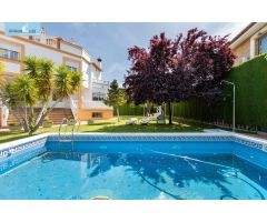 ¡GRAN CHALET EN GOJAR EN URBANIZACION LOS CEREZOS!
