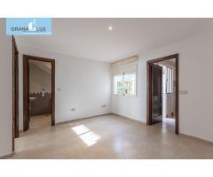 ? Adosado con dos viviendas independientes en Armilla – ¡Ideal para vivir o invertir!