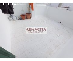 A01300 AMPLIO PISO DE TRES DORMITORIOS CON TERRAZA Y AZOTEA