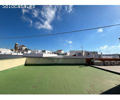 CASA CON AZOTEA EN LOS BARRIOS