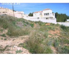 Parcela de 800m2 con bonitas vistas al peñón de Ifach