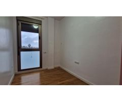 Duplex de 3 dormitorios con piscina comunitaria.