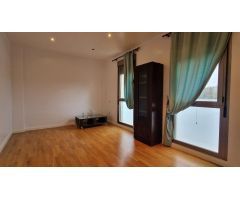 Duplex de 3 dormitorios con piscina comunitaria.