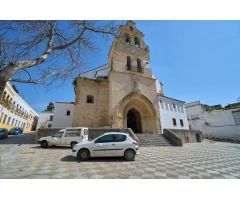 Casa en el centro histórico de Jerez junto a la iglesia de San Lucas.