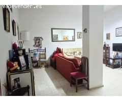 Local comercial con vivienda anexa en zona de alto tránsito comercial