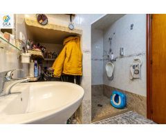 Local comercial con vivienda en zona de gran afluencia