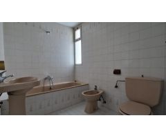 Piso en venta en Torres de Córdoba de 4 dormitorios y 2 baños