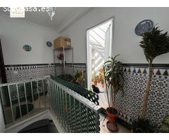 SE VENDE CASA CON LOCAL EN EL CENTRO DE PUERTO REAL