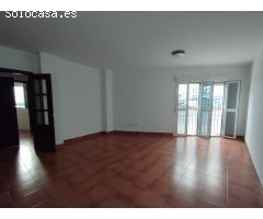 UNIFAMILIAR EN CAMPOSOTO DE 4 DORMITORIOS!