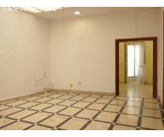 Amplio piso en el corazón del centro histórico de Cádiz