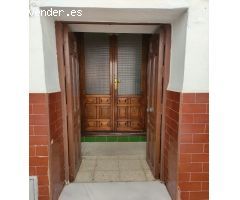 SE VENDE AMPLIA CASA CON BUHARDILLA EN CAZALLA DE LA SIERRA